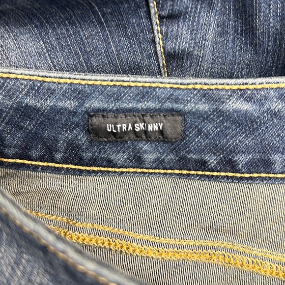 Don’t miss OUT 👀! NWT - fresh pair of skinny 👖 anyone? These are premium ultra - Picture 15 of 16